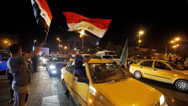 Masyarakat Irak merayakan kemenangan atas ISIS di Mosul