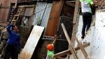 Petugas Gabungan Ikut Bantu Pembongkaran di Bukit Duri