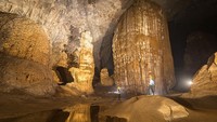 Siapa sangka formasi kapur yang bercampur dengan air yang mengandung kalsium karbonat selama jutaan tahun, menghasilkan stalagmit dan stalaktit yang kokoh? Keren!(Alesha Bradford/CNN Travel)