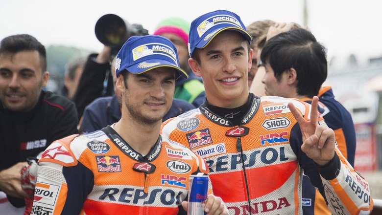 Marquez dan Pedrosa Bikin Gelas Honda Saat Ini Separuh Penuh Marquez dan Pedrosa Bikin Gelas Honda Saat Ini Separuh Penuh