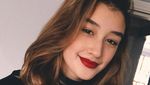 Tatapan Natasha Ryder Bikin Meleleh