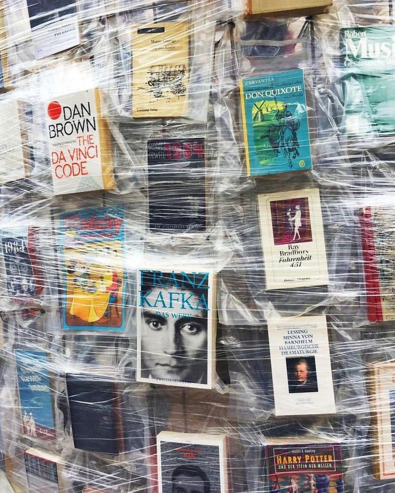Selamat Hari Buku Sedunia, Apa Buku Favoritmu? Selamat Hari Buku Sedunia, Apa Buku Favoritmu?