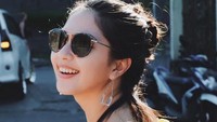 Apalagi saat tersenyum manis. (Dok. Instagram/jscmila)