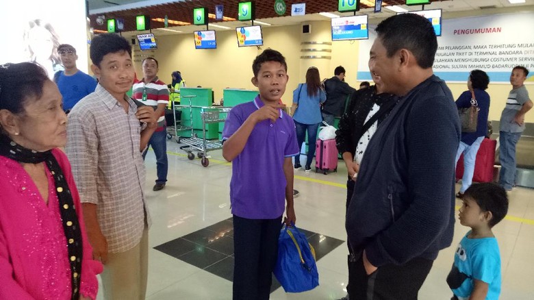 Pertama Naik Pesawat, ABG Selamet Salah Masuk Pintu X-Ray Pertama Naik Pesawat, ABG Selamet Salah Masuk Pintu X-Ray