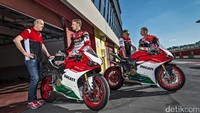 Ducati 1299 Panigale R Final Edition mengusung knalpot Akrapovic titanium dengan dual silincer, mirip seperti Panigale R yang dipakai di kejuaraan World Superbike. Ini sudah kompatible dengan Euro 4. Foto: Ducati