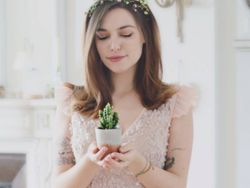 Kemesraan YouTuber Terkaya dan Pacar Cantiknya