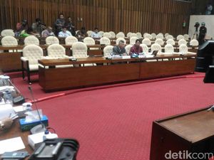 Romli Atmasasmita Desak Pansus Angket KPK Undang ICW
