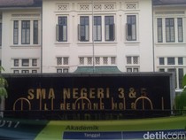 Dari RK hingga Didi Petet, SMAN 3 & 5 Bandung Sekolah Para Pesohor