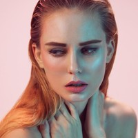 Ini salah satu portfolio Valentine Payen sebagai model majalah. Foto: Instagram/valentinepayen