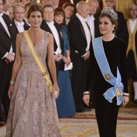 Berkat kontribusinya kepada Argentina, Juliana pernah dianugerahi gelar Knight Grand Cross oleh Kerajaan Spanyol di ajang Order of Isabella the Catholic. Dia adalah ibu negara pertama yang menerima gelar tersebut dalam kurun 70 tahun dan kedua dalam sejarah setelah Eva Peron.