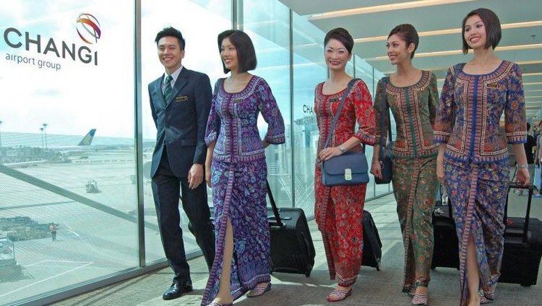 Seragam pramugari paling stylish dari Singapore Airlines