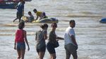 Foto: Pantai Kejawanan yang Lagi Naik Daun di Cirebon