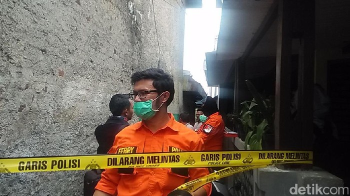 Densus Geledah Kontrakan Terduga Teroris Terkait Bom Panci Bandung