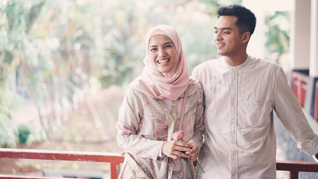 Kebahagiaan Ricky Harun dan Istri Sambut Kelahiran Anak Ketiga