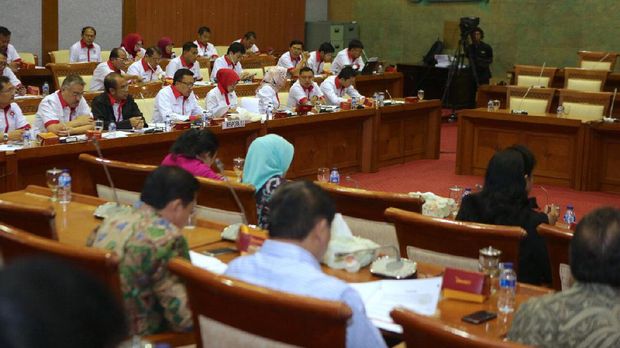 Imam Nahrawi dalam dengar pendapat dengan Komisi X DPR RI di Senayan, Jakarta, Rabu (12/7/2017). 