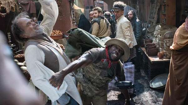 Lihat Adegan Keren Jumanji: Welcome to the Jungle Lihat Adegan Keren Jumanji: Welcome to the Jungle