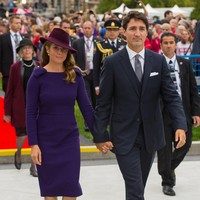 Justin Trudeau and his wife Sophie Gregoire-Trudeau attend an official welcome ceremony at the Legislative Assembly of British Columbia at Victoria International Airport on September 24, 2016 in Victoria, Canada.  (Photo by Dominic Lipinski-Pool/Getty Images)