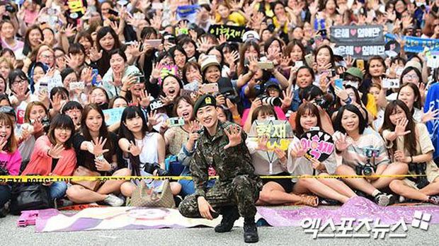 Selesai Wamil, Eunhyuk 'Super Junior' Menangis