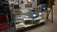 Komputer pada masa dahulunya yang dapat kita temukan di dalam museum (vrcmct.org)