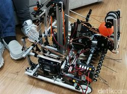 WowWi, Robot Buatan Anak Madrasah yang Bertarung di Amerika