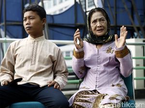 Tips Jaga Keromantisan ala Pasangan ABG Selamet dan Nenek Rohaya