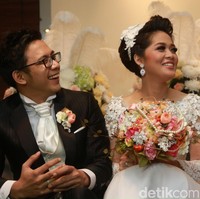 Gracia Indri saat menikah dengan David NOAH pada Desember 2014. Foto: Asep Syaifullah