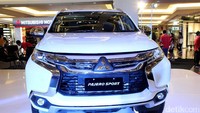 PT Mitsubishi Motors Krama Yudha Sales Indonesia (PT MMKSI) resmi meluncurkan Pajero Sport Dakar 4x4, dan Pajero Sport Dakar 4x2 yang dibuat secara lokal. Foto: Khairul Imam Ghozali