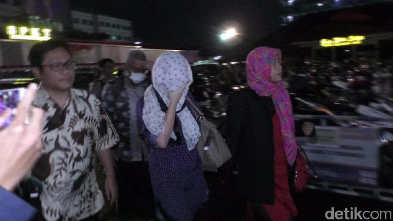 Diisukan Mantan PSK, Irina Istri Ahli IT Hermansyah Tertekan Diisukan Mantan PSK, Irina Istri Ahli IT Hermansyah Tertekan