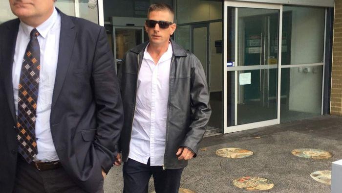 Lempari Muslimah dengan Botol Bir, Pria Perth Diadili