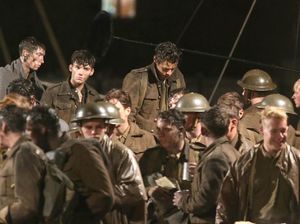 Ikut Premier Dunkirk, Pangeran Harry Berjumpa Veteran Perang