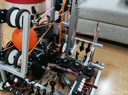 WowWi, Robot Buatan Anak Madrasah yang Bertarung di Amerika