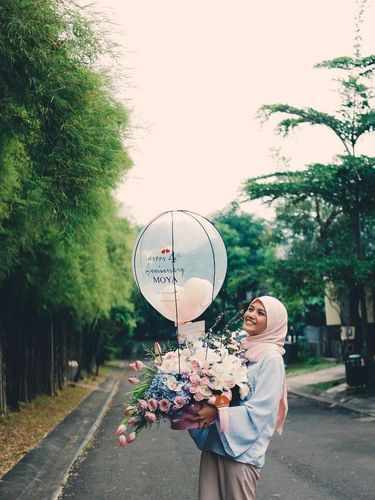 Foto: Inspirasi Gaya Hijab Istri Ricky Harun untuk Kamu yang Baru Berjilbab