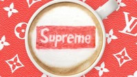 Brand streetwear Supreme terlihat dalam salah satu latte. Persis dibuat dengan warna merah yang jadi ciri khas produk fashion anak muda ini.