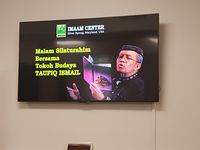 Taufiq Ismail Buka Perpustakaan Komunitas Muslim RI di AS