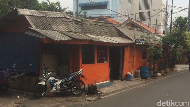 11 Bangunan di Pasar Baru Ditertibkan Sudin UMKM