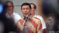 Pemerintah merasa perlu menerbitkan Perppu 2/2017 tentang Perubahan atas UU 17/2013 mengenai Organisasi Kemasyarakatan pada 10 Juli 2017. Sudah dikeluarkan dua hari lalu, kata Menko Polhukam Wiranto dalam jumpa pers di kantornya, Jalan Medan Merdeka Barat, Rabu (12/7/2017).