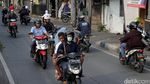 Tidak Takut Bahaya, Pemotor Nekat Melawan Arus