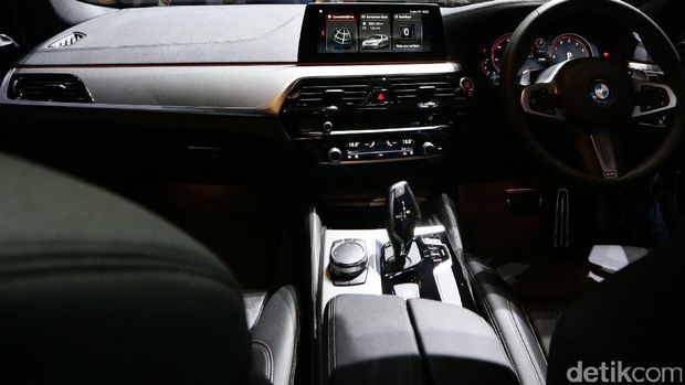 Eloknya Sedan BMW Seri 5 Generasi Ketujuh