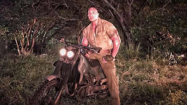 Lihat Adegan Keren Jumanji: Welcome to the Jungle Lihat Adegan Keren Jumanji: Welcome to the Jungle