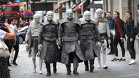 Mereka pun jadi pusat perhatian di jalanan Oxford Circus. Tim P. Whitby/Getty Images/detikFoto.