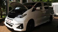 Mobil listrik MPV karya Dasep Ahmadi. Mobil ini disita tim penyidik pidana khusus Kejaksaan Agung terkait kasus dugaan korupsi 16 unit mobil listrik senilai Rp 32 miliar. Grandyos Zafna/detikFoto.