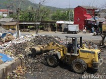 Imbas BBM Naik, Biaya Angkut Sampah Bandung Membengkak