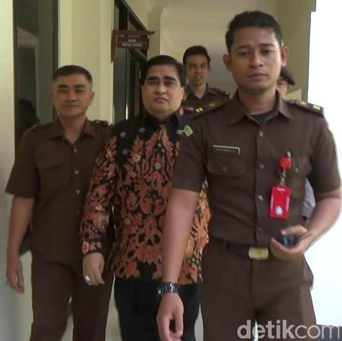 Dimas Kanjeng Minta Dibebaskan dari Hukuman Seumur Hidup