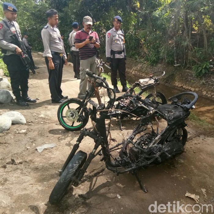 Bentrokan Antar Kampung di Garut, 2 Sepeda Motor Hangus Dibakar