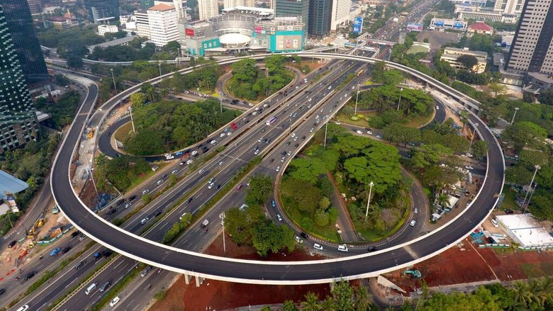 Lampu LED Warna  warni  Akan Percantik Simpang Susun  Semanggi