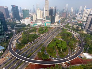 Jokowi Pamer Simpang Susun Semanggi yang Siap Operasi 17 Agustus