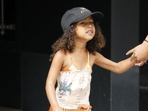 Ikuti Kim Kardashian, North West Pakai Tren Korset di Usia 4 Tahun