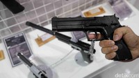 Salah satu pistol buatan Pindad.