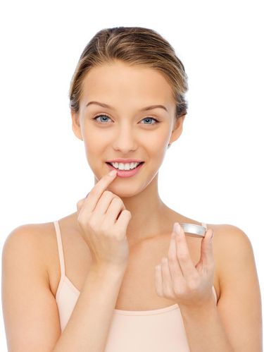 20 Bocoran Rahasia Kecantikan Kylie Jenner yang Bisa Kamu Tiru (Bag. 2)