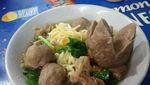 Punya Uang Rp 25 Ribu Bisa Cicip Bakso Artis Hingga Bakso Rudal di Depok